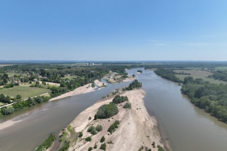 Vue en drone sur les Vallées, situé sur la réserve naturelle du Val de Loire, co-gérée par le Conservatoire d'espaces naturels Centre-Val de Loire
